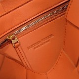 可愛いボッテガヴェネタ 偽物 カセット クロスボディバッグ boc78179