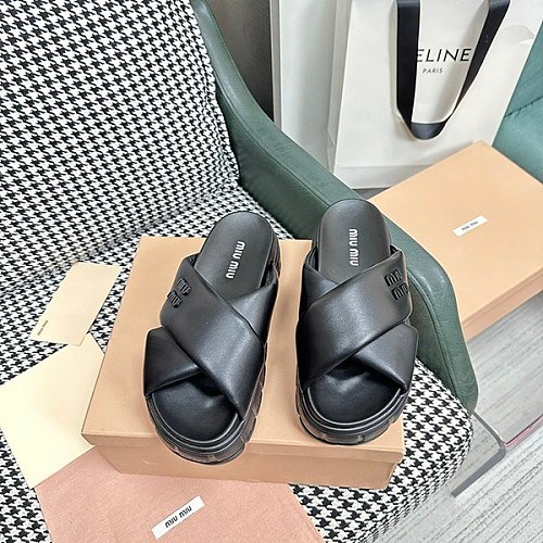 送料込 ミュウミュウ コピー ロゴ入り レザー スライドサンダル 59979NF0002