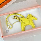 人気急上昇 エルメス ロデオ ペガサス PM コピー チャーム アニオン×コットン erq78893