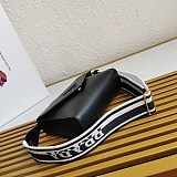 大人気【プラダ】モノクローム サフィアーノxレザー バッグ 偽物 put65432