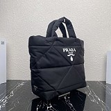 一目惚れ♪【プラダ】パデッド Re Nylon 偽物トートバッグ リナイロン★VERY雑誌付録 puh73084