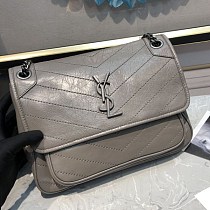 21AW新作サンローラン ショルダーバッグ 偽物 ニキ ミディアム ヴィンテージレザー 2way 4988940EN041202 21AW新作サンローラン ショルダーバッグ 偽物 ニキ ミディアム ヴィンテージレザー 2way 4988940EN041202