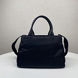 21AW新作【プラダ】ナイロン トートバッグ 偽物チェーンハンドルポーチ付 2WAY pui46276