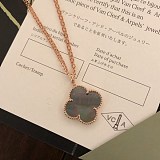 追跡付き発送 ヴァンクリーフアンドアーペル 偽物 ヴィンテージ アルハンブラ ペンダント vau93018