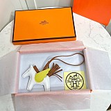 超希少！エルメス ロデオ ペガサス 偽物 PM チャーム アニオン×コットン erb92599