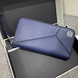 秋冬新作ロエベ 財布 パズル 偽物 ラウンドジップ ウォレット loz03042