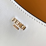 ☆超人気☆フェンディ オーロック スウィング レザー ポーチ コピー fen40378