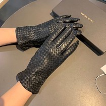 希少 ボッテガヴェネタ 偽物 イントレチャートレザー グローブ bof48303 希少 ボッテガヴェネタ 偽物 イントレチャートレザー グローブ bof48303