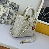 21AW新作 MY ABCDIOR レディ ディオール バッグ 偽物ラムスキン M0538ONGH_M030