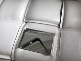欲しい♡超限定♪ボッテガヴェネタ パデッドカセット スーパーコピー ショルダーバッグ シルバー仕上げ boj78120