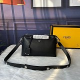 ★日本!!人気！フェンディ バイ ザ ウェイ 偽物 ミディアム レザー ボストンバッグ fev95486