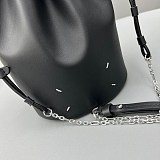 送料込 メゾン マルジェラ「タビ」バケットバッグ 偽物 ショルダーバッグ SB3WG0028P5025T8013