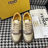 希少色 フェンディ マッチ 偽物 スエード ロートップスニーカー feh77647