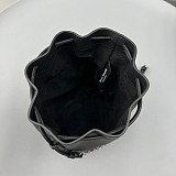 送料込 メゾン マルジェラ「タビ」バケットバッグ 偽物 ショルダーバッグ SB3WG0028P5025T8013