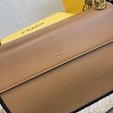 《大人気》フェンディ キャナイ エフ 偽物 レザー バッグ fes02816