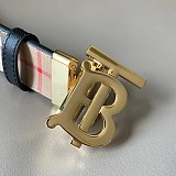 バーバリー 偽物 リバーシブル ヴィンテージチェック ベルト 80548851