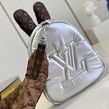 セレブ多数愛用 ルイヴィトン スピーディ バッグ 偽物 M20973