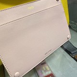 最安値挑戦フェンディ ピーカブー アイシーユー 偽物 ミディアム レザー バッグ feu63698