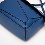 送料込ロエベ パズルバッグ 偽物 ソフトグレインカーフ パズル ミニハンドバッグ lon50081