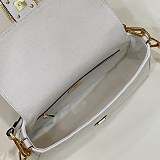 最安値挑戦 フェンディ バゲット FFキャンバス 偽物 feu03986