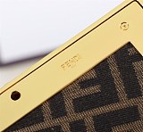 ☆超人気☆フェンディ ファースト コピー ベージュレザー バッグ エキゾチックディテール 8BP129AGWRF1GEM