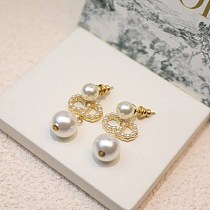 ☆超人気☆ディオール スーパーコピー ピアス イエローゴールド&ダイヤモンド des83717 ☆超人気☆ディオール スーパーコピー ピアス イエローゴールド&ダイヤモンド des83717