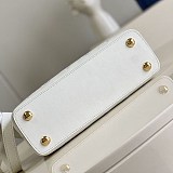 目を惹くカラー ルイヴィトン カプシーヌ バッグ 偽物 M20742