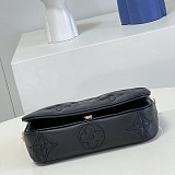 ☆超人気☆​ルイヴィトン★ウォレットオンストラップ バブルグラム レザー コピー M81398