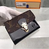 ルイヴィトン 財布 偽物 チェリーウッド コンパクトウォレット M61912