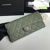 争奪戦 シャネル 二折りカブセ長財布 キャビア 偽物 shm47119