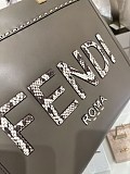 目を惹くカラーフェンディ 偽物 サンシャイン ミディアム グレーレザー／エラフレザー ショッパー 8BH386AHN5F1FEN