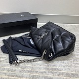最安値挑戦サンローラン ショルダーバッグ ルル パファー トイ バッグ キルティング レザー 偽物 Sah74901