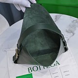 春もの新作ボッテガヴェネタ クレードル スーパーコピー スモールショルダーバッグ ダークモス boe32019