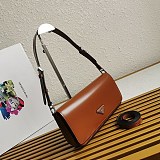人気急上昇 プラダ ファム ブラッシュドレザー コピー バッグ puv48571