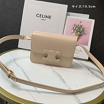 新色☆希少 セリーヌ トリオンフ スモール ストラップバッグ 偽物 Cef12777 新色☆希少 セリーヌ トリオンフ スモール ストラップバッグ 偽物 Cef12777
