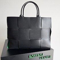 ★日本!!人気!ボッテガヴェネタ ザ・アルコ イントレチャートレザートート 偽物 bog68105 ★日本!!人気!ボッテガヴェネタ ザ・アルコ イントレチャートレザートート 偽物 bog68105