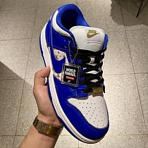 目を惹くカラーシュプリーム × ナイキ スーパーコピー SB ダンク ロー スターズ "ブルー" DH3228100 目を惹くカラーシュプリーム × ナイキ スーパーコピー SB ダンク ロー スターズ "ブルー" DH3228100