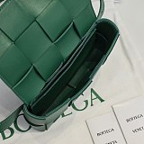 超希少！ボッテガヴェネタ 偽物 カセット クロスボディバッグ box03761