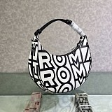 フェンディ ROMAカプセル プリント レザー バッグ 偽物 fev03686