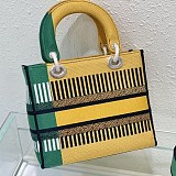 希少色【ディオール】MEDIUM LADY D-LITE BAG フラワーポップ 偽物 刺繍 def95705