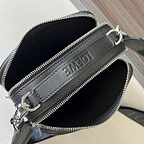 可愛い ロエベ カメラ クロスボディバック コピー ショルダーバッグ lov77223
