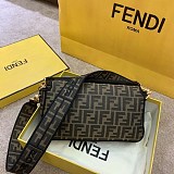 目を惹くカラーフェンディ コピー バゲット ファブリック バッグ fep10487