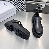 ハイブランド セリーヌ バルキー トリオンフ パーフォレイテッドベビーズ 偽物 Cef27107