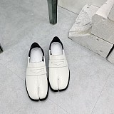 【日本未発売】メゾン マルジェラ タビ レザー ローファー スーパーコピー S58WR0035PS679T1003
