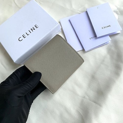 人気急上昇 セリーヌ/スモール トリフォールド ウォレット スーパーコピー Cen62981