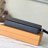 大人気！ルイヴィトン トランク スリムウォレット エピ 財布 偽物 M80589