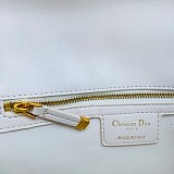 【奇跡の再入荷！即発送】ディオール CARO ミディアムバッグ偽物 ショルダー M9242UWHC_M35U