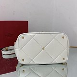 大人気！ヴァレンティノ チェーンバッグ コピー レディース V0520 Vuh42641