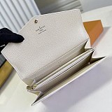ラッピング無料ルイヴィトン 財布 コピー ポルトフォイユ・サラ LV20289