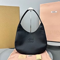 ミュウミュウ アンダーバッグ コピー ハンドバッグ mye00011 ミュウミュウ アンダーバッグ コピー ハンドバッグ mye00011